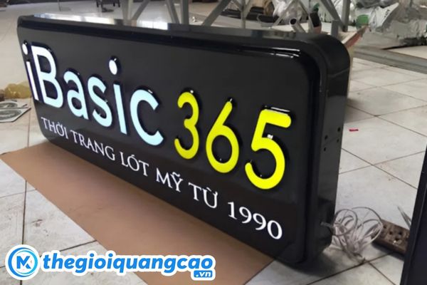 Hộp đ&egrave;n alu &acirc;m bản g&igrave;?