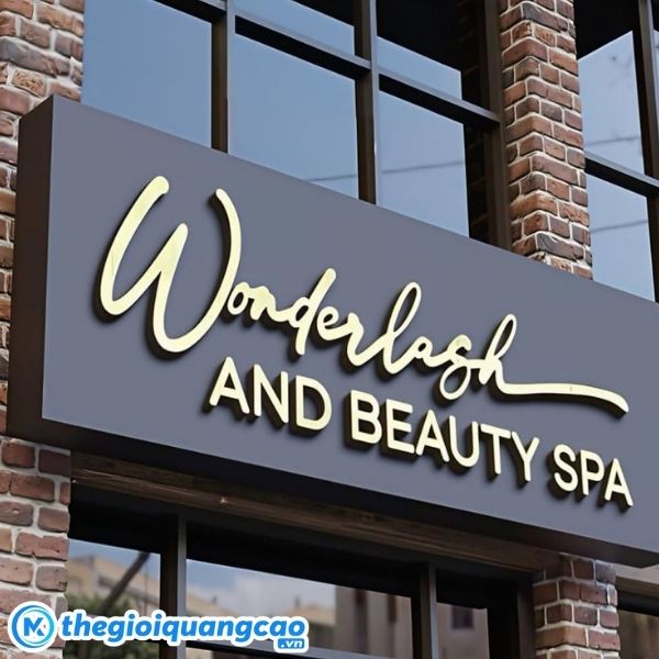 Làm bảng hiệu chữ nổi inox nền alu đen