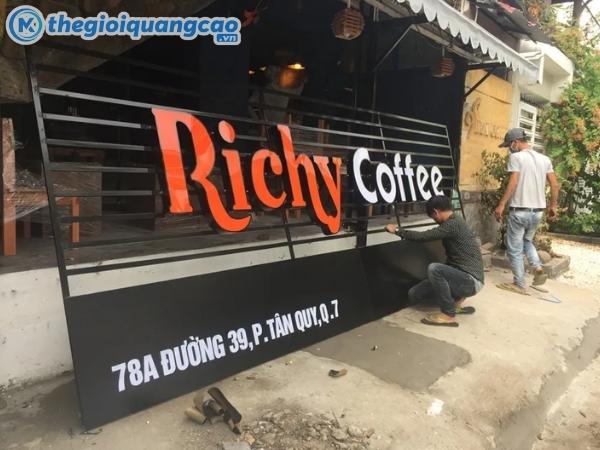 Thiết kế, l&agrave;m bảng hiệu quảng c&aacute;o chữ nổi TPHCM