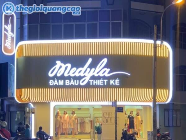 Làm bảng hiệu đèn led trọn gói tại TPHCM