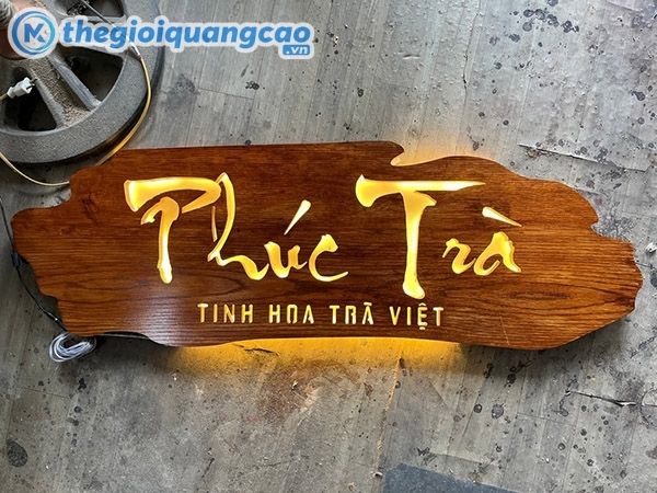 Bảng hiệu gỗ khắc laser giá rẻ