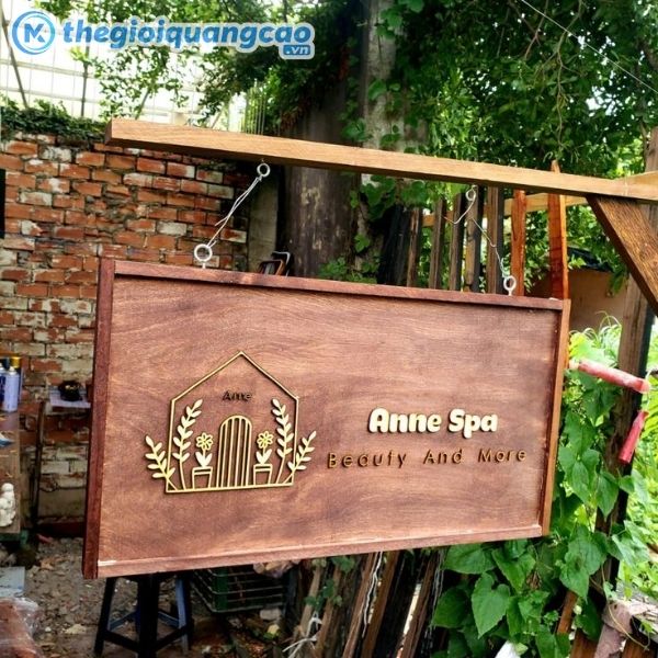Thiết kế thi công bảng hiệu bằng gỗ đẹp TPHCM