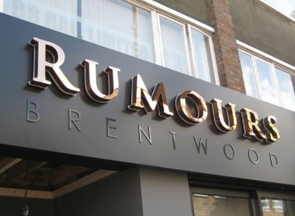 Làm bảng hiệu mica chữ nổi inox tại Tân Phú