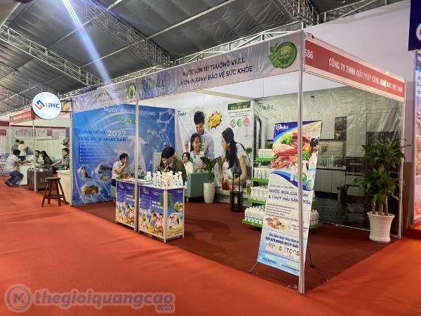 Gian hàng được thi công theo thiết kế riêng