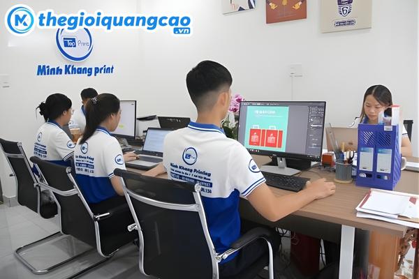 Đội ngũ nhân viên tư vấn và thiết kế chuyên nghiệp tại Thế Giới Quảng Cáo